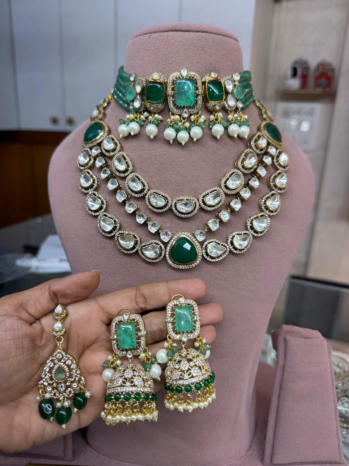 Banno Emerald Polki Bridal Set - full set on mannequin