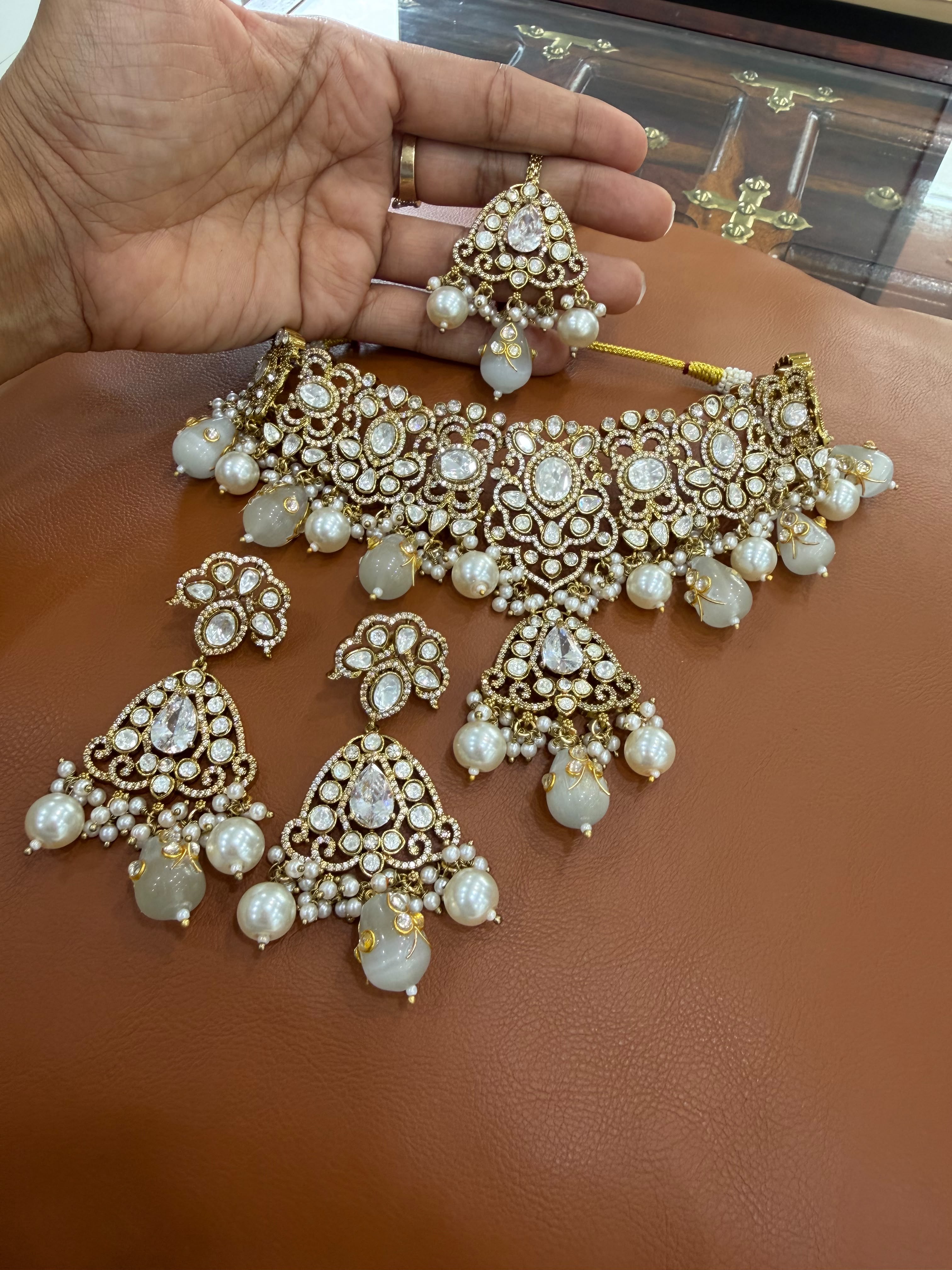 Premium White Bridal Kundan Polki Choker Jewellery Set with Earrings and Maang Tikka