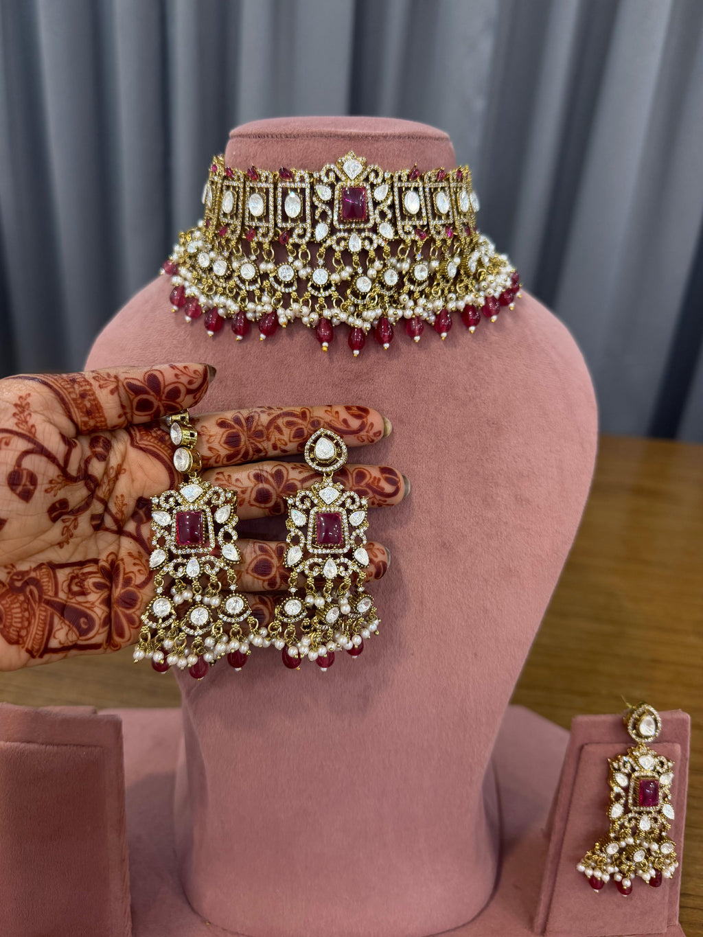 Ruby red bridal Kundan and Polki choker jewellery set with matching earrings