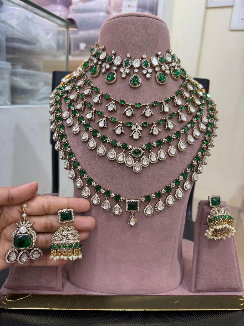 Emerald Green Bridal Kundan and Polki Jewellery Set for Indian Brides.